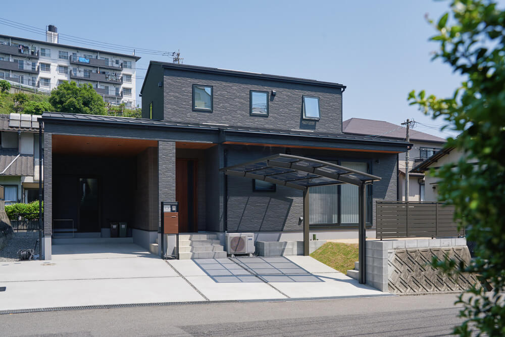 趣味を存分に楽しめるガレージ付きの住まい