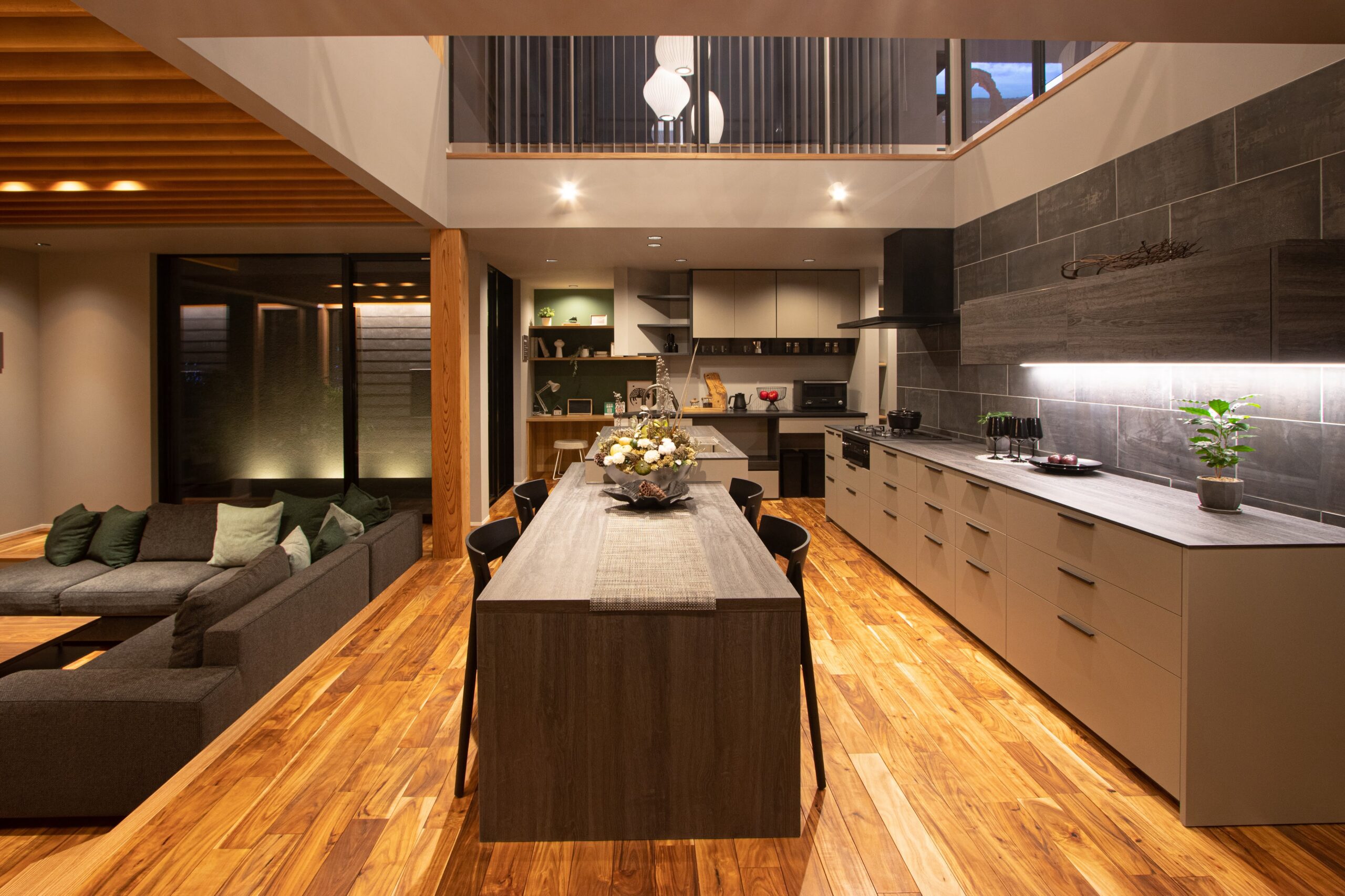 冬でも素足で…？