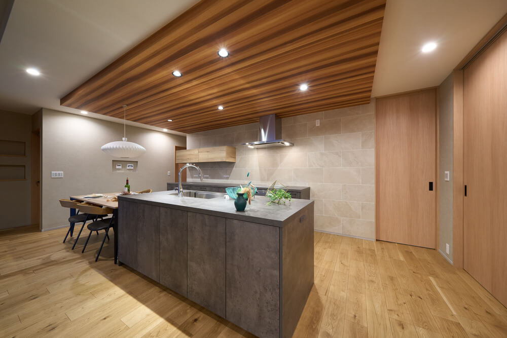 グラフテクトキッチンが中心にある家